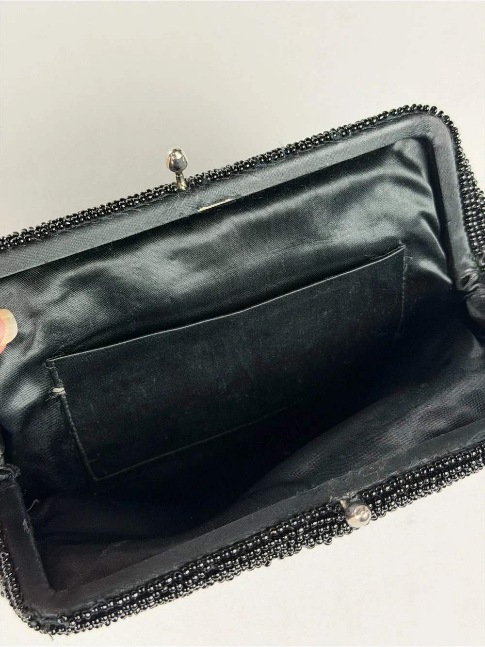Black Vintage Beaded Evening Clutch - Classic Women's Accessory Stunning